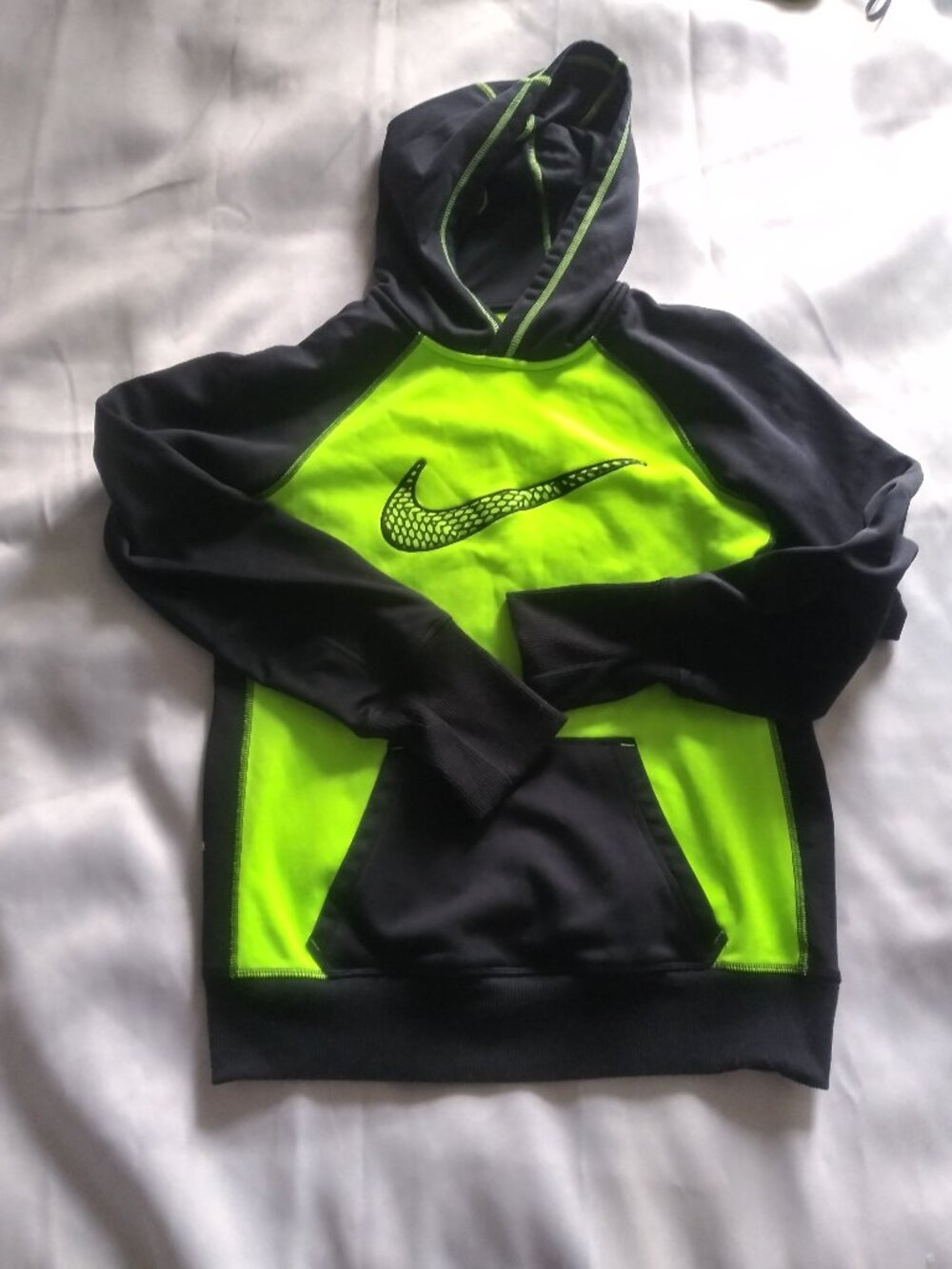 Nike Therma-FIT Girls Small 7-8 Pullover Hoodie Black Neon Green Lime